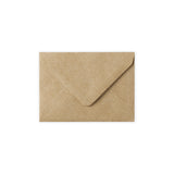 Hnědá obálka s žebrovaným vzorem 82x113 mm (C7)