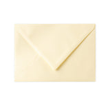 Obálka v barvě magnólie 162x229 mm (C5)
